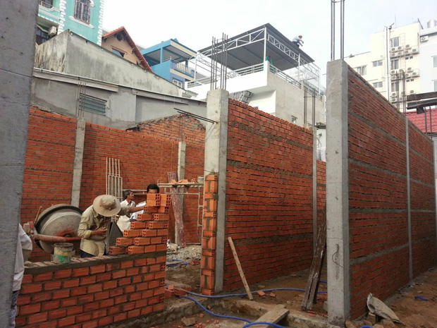 thi công xây tường bao che